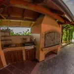 Holiday home Zidanica Domacih Okusov