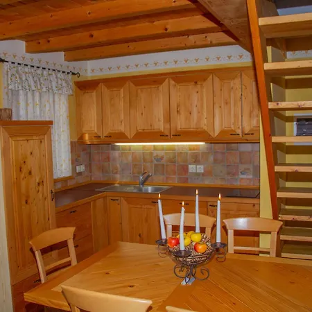 Holiday home Zidanica Domacih Okusov