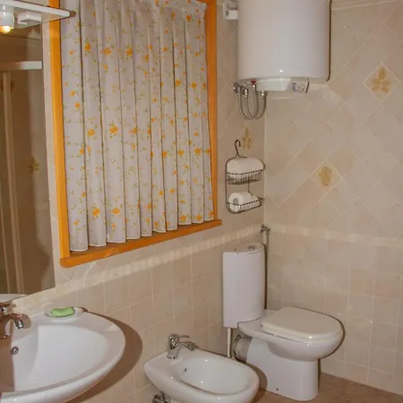 Hébergement de vacances Holiday Home Marta With 4 Bedrooms Raka