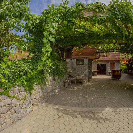 Hébergement de vacances Holiday Home Marta With 4 Bedrooms