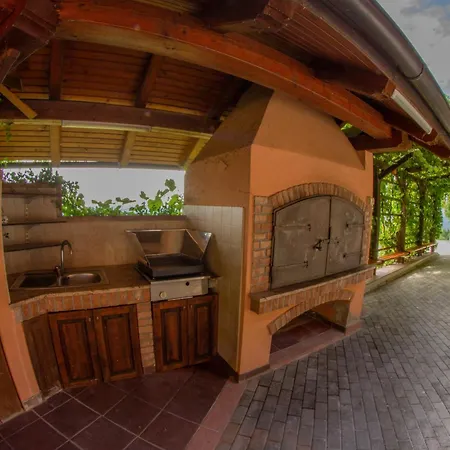 Hébergement de vacances Holiday Home Marta With 4 Bedrooms