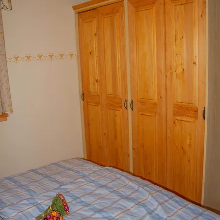 Holiday Home Marta With 4 Bedrooms Hébergement de vacances Raka