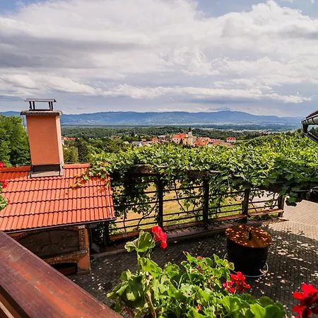 Marta With 4 Bedrooms Holiday home *