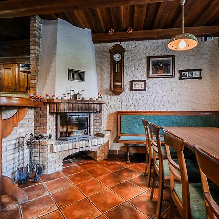 Marta With 4 Bedrooms Holiday home