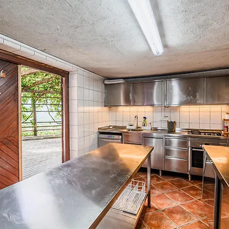 Marta With 4 Bedrooms * Raka