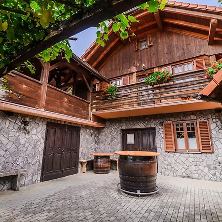 Marta With 4 Bedrooms Raka