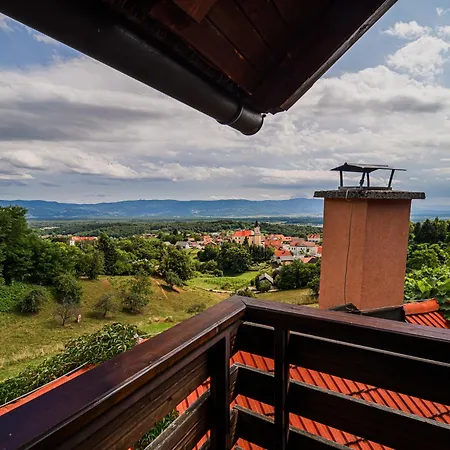 Marta With 4 Bedrooms Holiday home