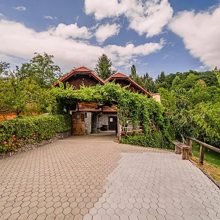 Holiday home Marta With 4 Bedrooms Raka